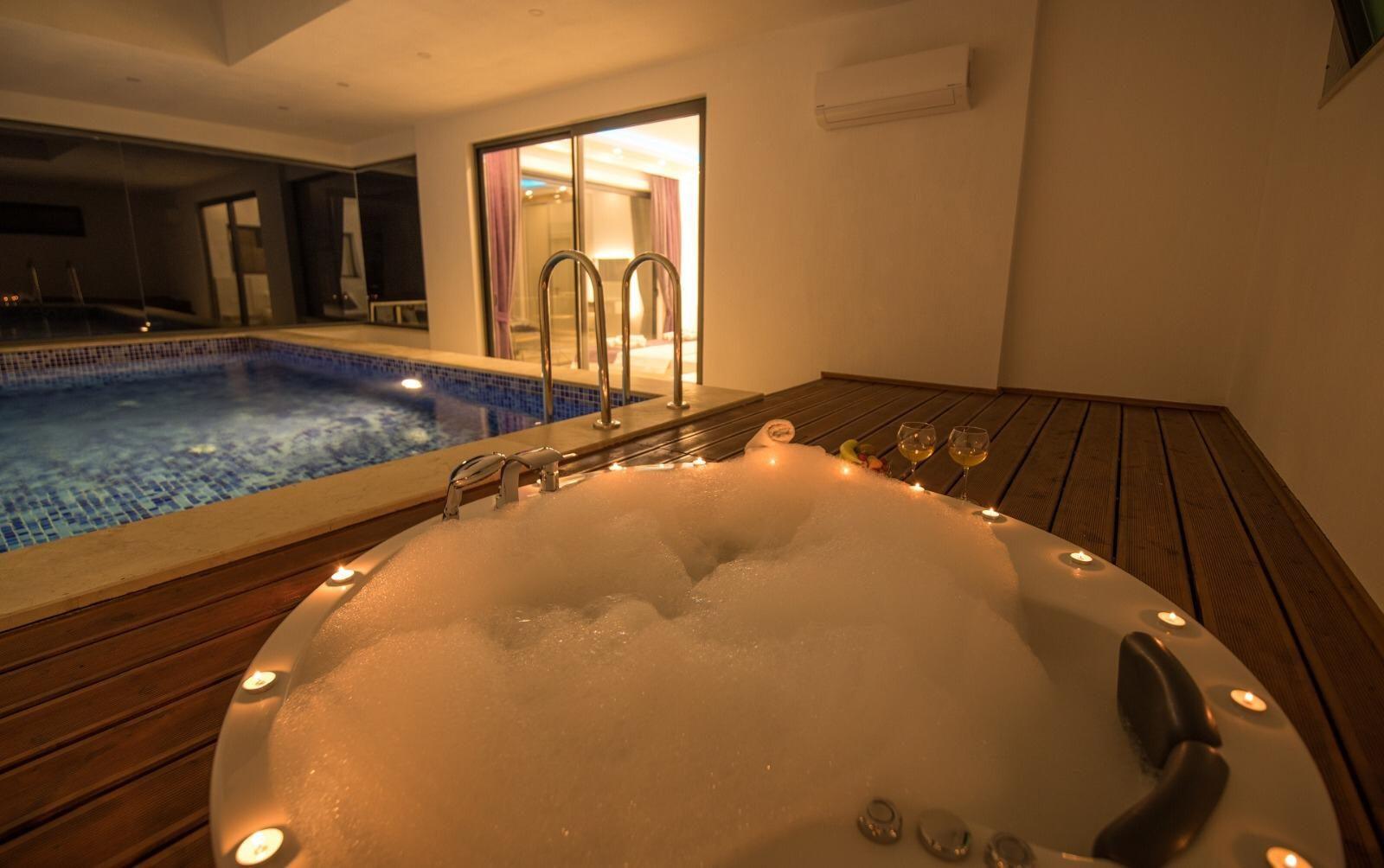 Villa Blue Sirena, jakuzi ve ısıtmalı kapalı havuz